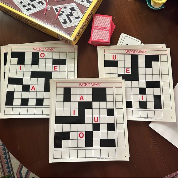 Vintage 1983 Whitman Word War Competitive Crossword Puzzle Board Game - Picture 3 of 9